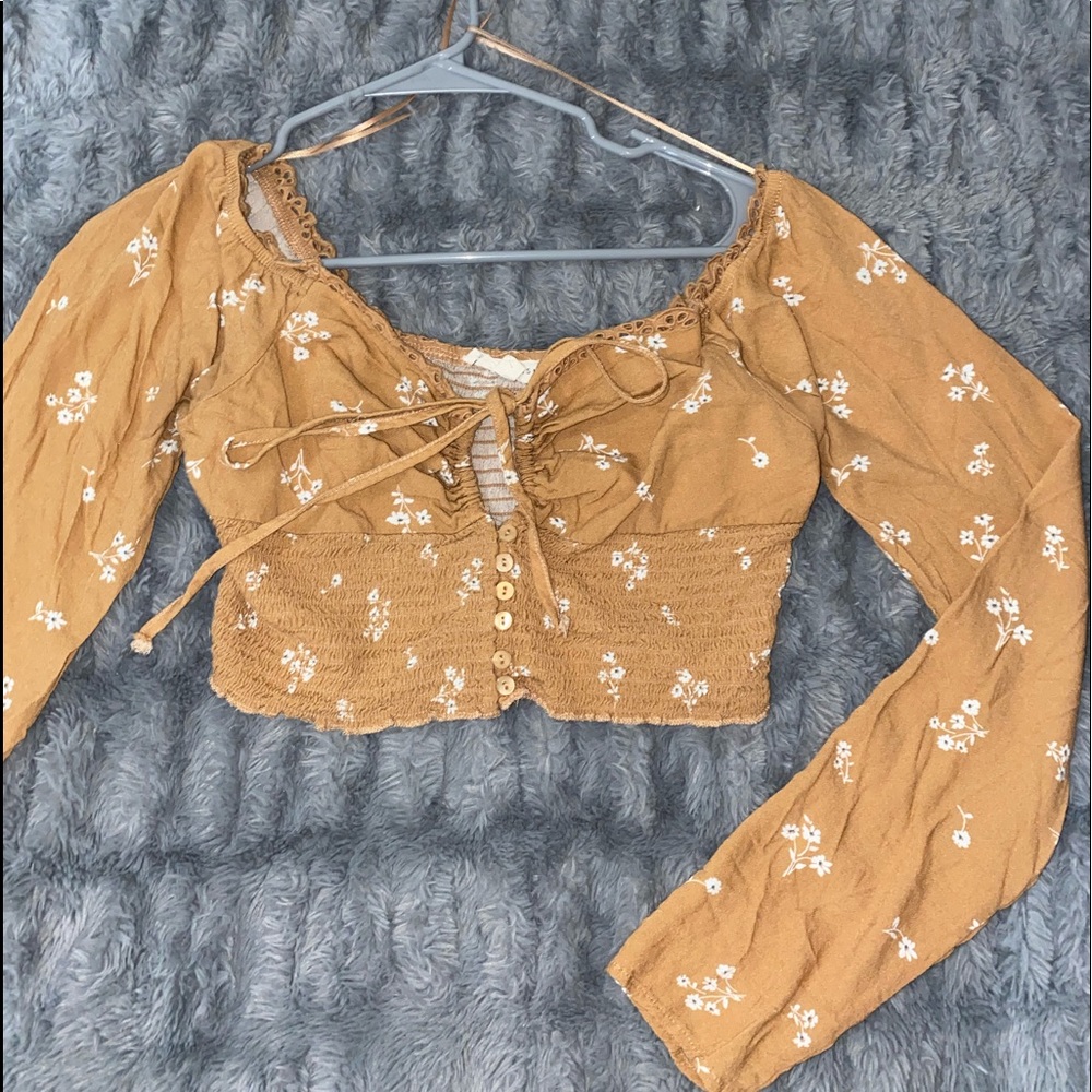 Small womens floral long sleeve crop top